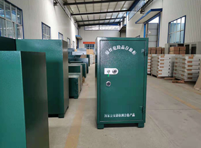 乾安炸药柜一般是什么材质的容易生锈吗？